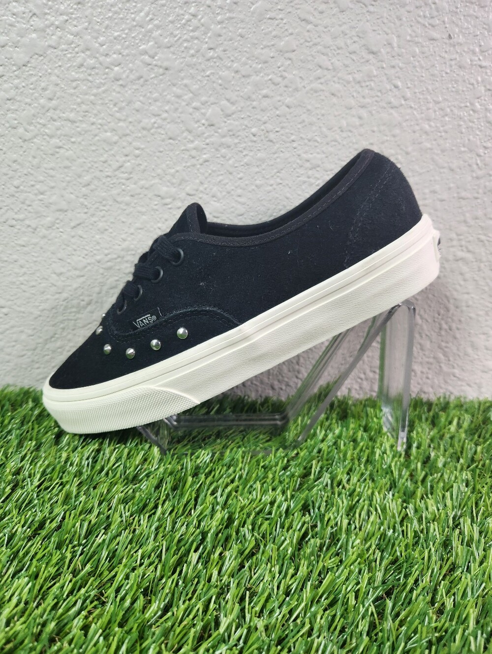 Vans  Women's Spikes Black White Suede lace up shoes Size 6.5 New!!